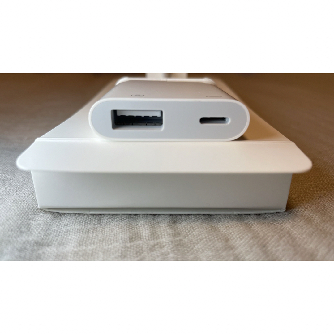 Apple(アップル)のApple Lightning-USB 3カメラアダプタ スマホ/家電/カメラのスマホアクセサリー(その他)の商品写真