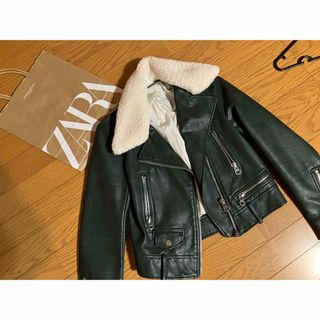 ザラ(ZARA)のZARA 希少グリーンライダースジャケット(ライダースジャケット)