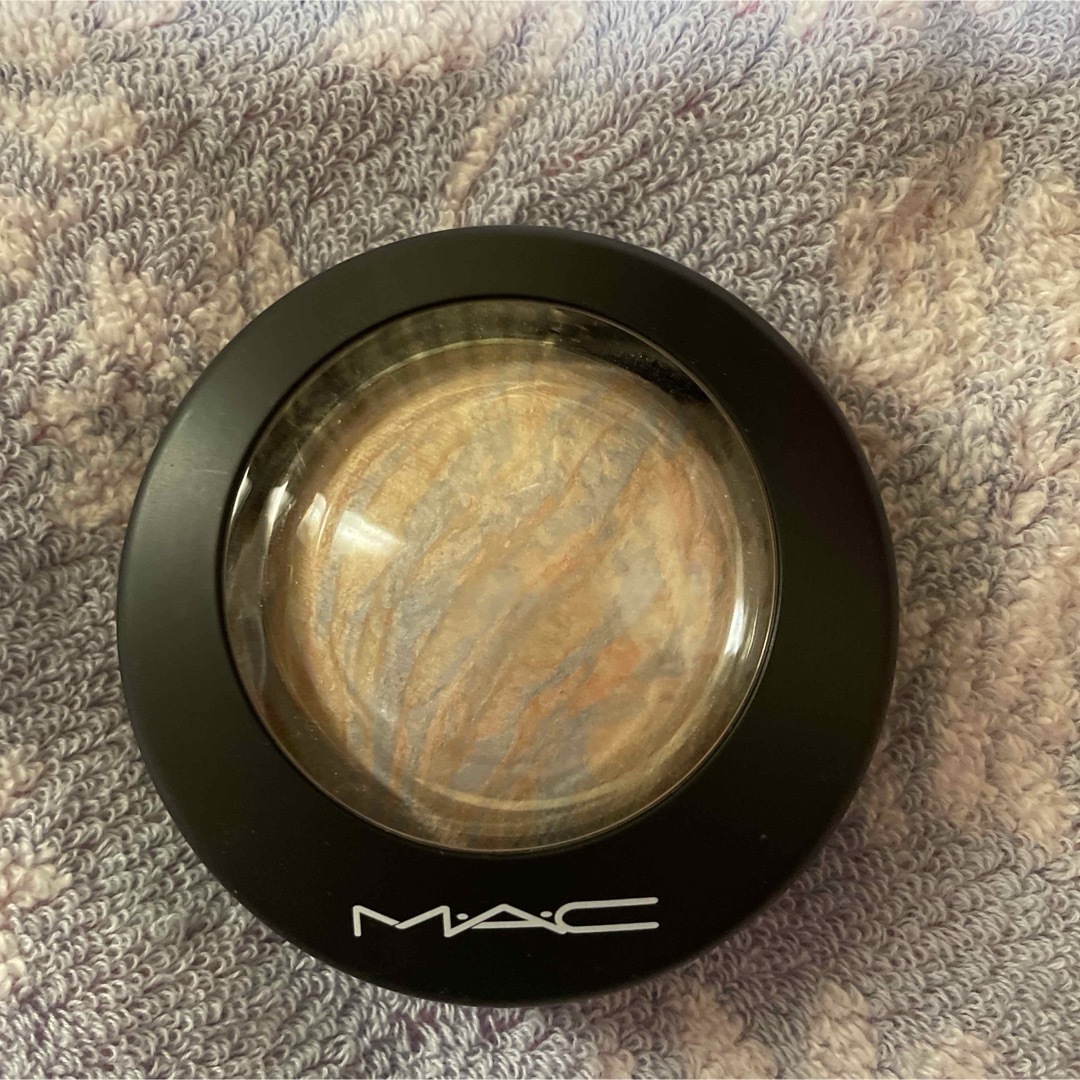 MAC(マック)のMAC ライトスカペード コスメ/美容のベースメイク/化粧品(フェイスパウダー)の商品写真