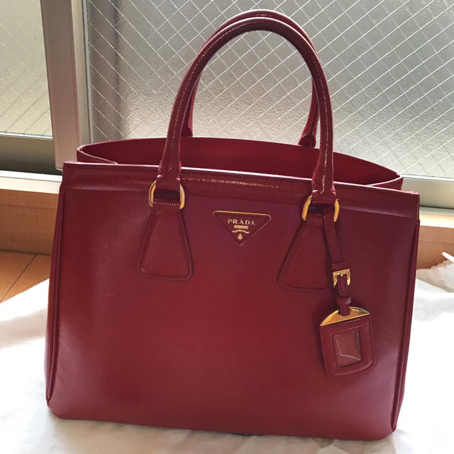 定価27万❤️Aランク✨PRADA プラダ ハンドバッグ サフィアーノ