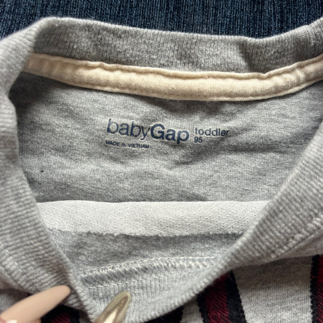 babyGAP(ベビーギャップ)のbaby GAP 95 ロンT 長袖 キッズ/ベビー/マタニティのキッズ服男の子用(90cm~)(Tシャツ/カットソー)の商品写真