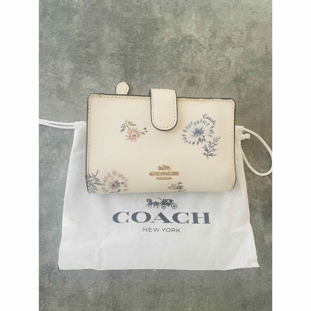 COACH - コーチ 二つ折り財布 花柄の通販 by MO's shop｜コーチならラクマ