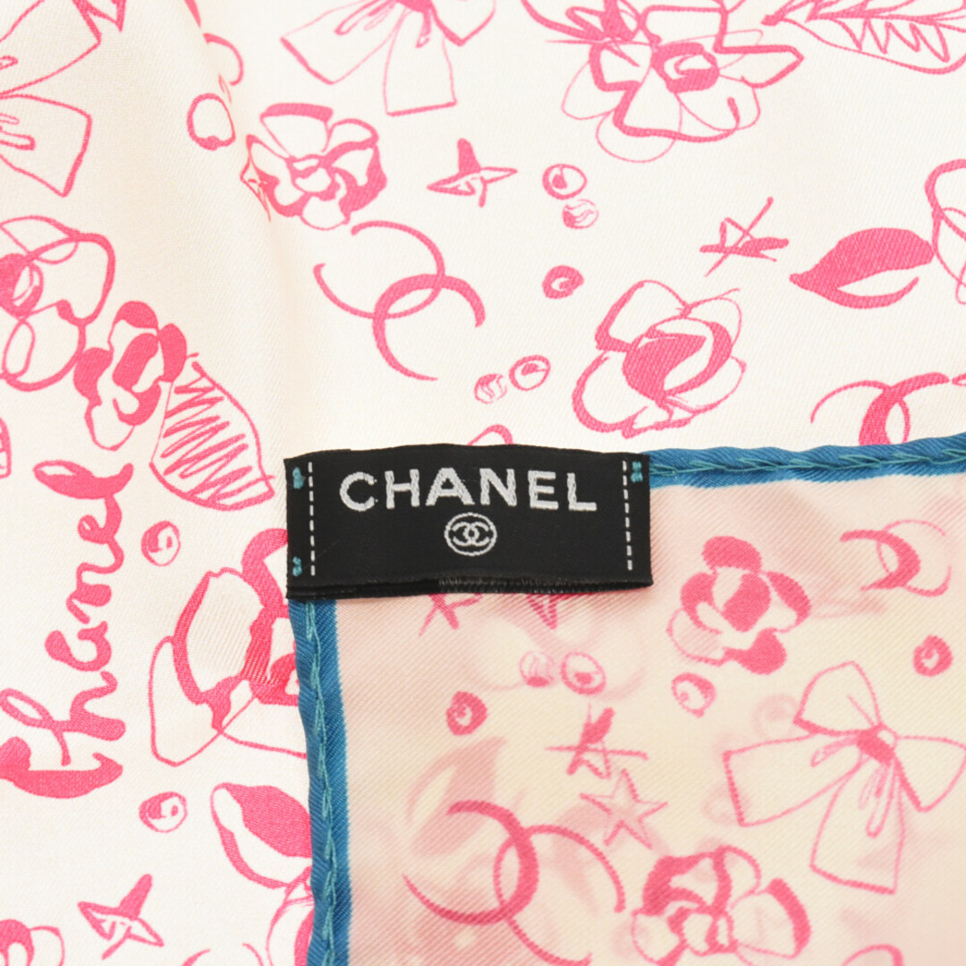 CHANEL(シャネル)のCHANEL シャネル Tricolor CC Logo Print Squere Scarf ココマーク花柄プリントスクエア大判シルクスカーフ ホワイト メンズのファッション小物(バンダナ/スカーフ)の商品写真