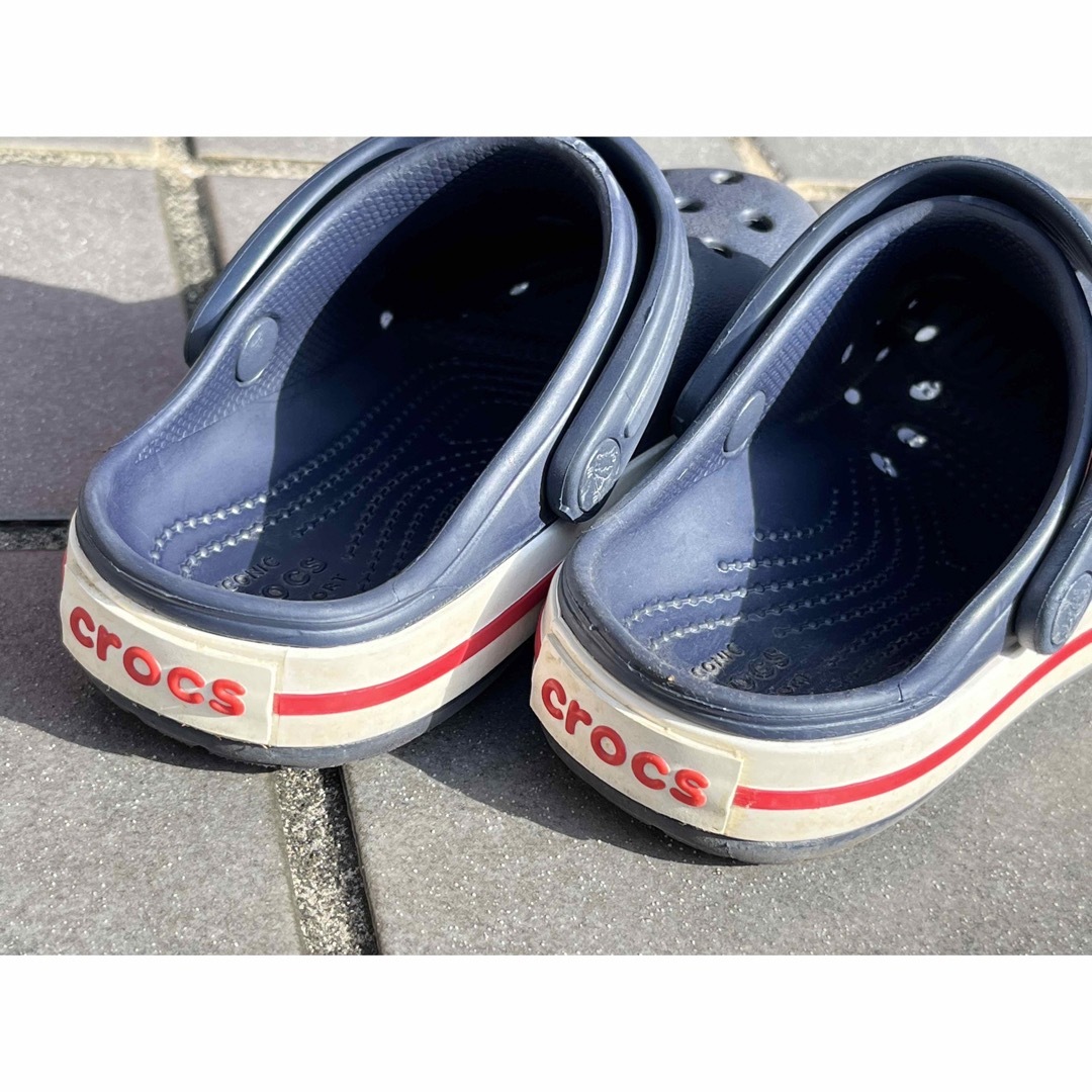 crocs(クロックス)の中古 クロックス ネイビー キッズ16.5cm キッズ/ベビー/マタニティのベビー靴/シューズ(~14cm)(サンダル)の商品写真