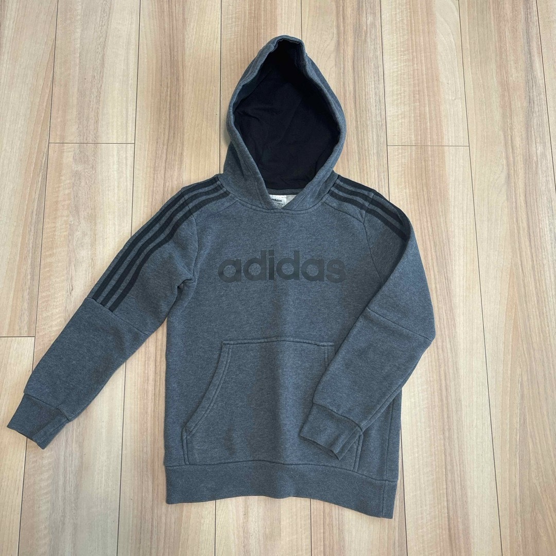 adidas(アディダス)の美品‼️adidas パーカー　140 キッズ/ベビー/マタニティのキッズ服女の子用(90cm~)(ジャケット/上着)の商品写真