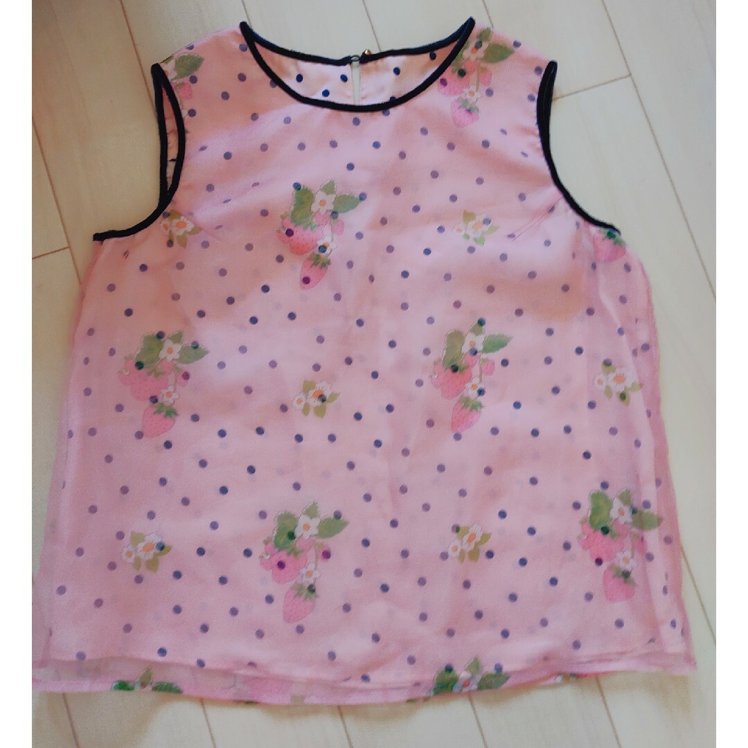 franche lippee(フランシュリッペ)のお値下げ中！★ほぼ未着用★フランシュリッペ　いちごトップス レディースのトップス(カットソー(半袖/袖なし))の商品写真