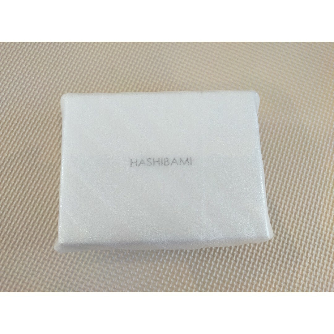 Hashibami(ハシバミ)のHASHIBAMI　レザーラウンドフォルムミニ財布　カスタード レディースのファッション小物(財布)の商品写真