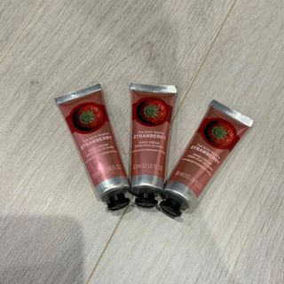 ザボディショップ(THE BODY SHOP)のTHEBODYSHOP ハンドクリーム ストロベリー 30ml×3(ハンドクリーム)