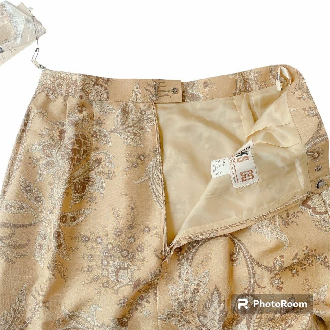 DAKS(ダックス)の1865新品タグ付DAKS ダックス  膝丈スカート ペイズリー柄 シルク レディースのスカート(ひざ丈スカート)の商品写真