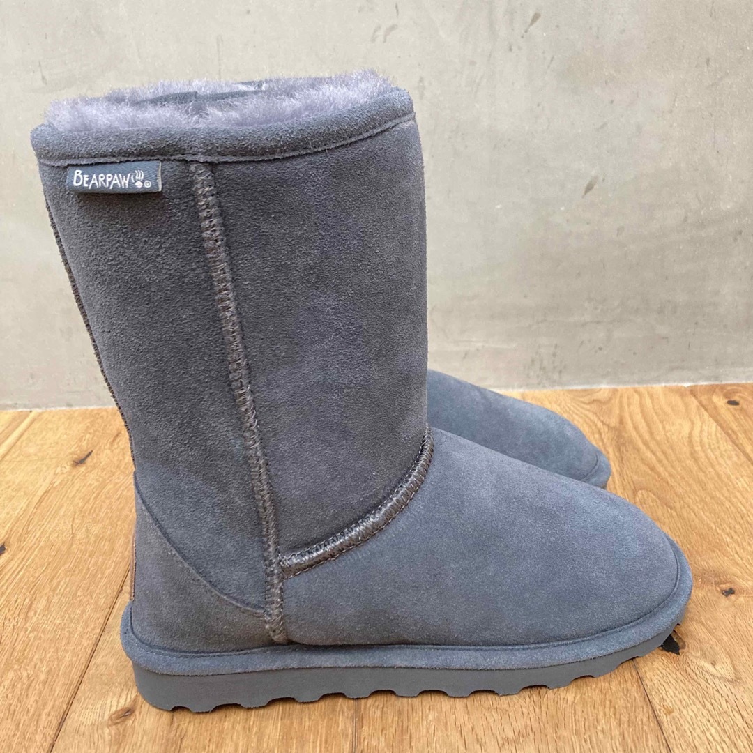 BEARPAW(ベアパウ)のBEARPAW ベアパウ　EMMA8 エマ　チャコール　23cm レディースの靴/シューズ(ブーツ)の商品写真