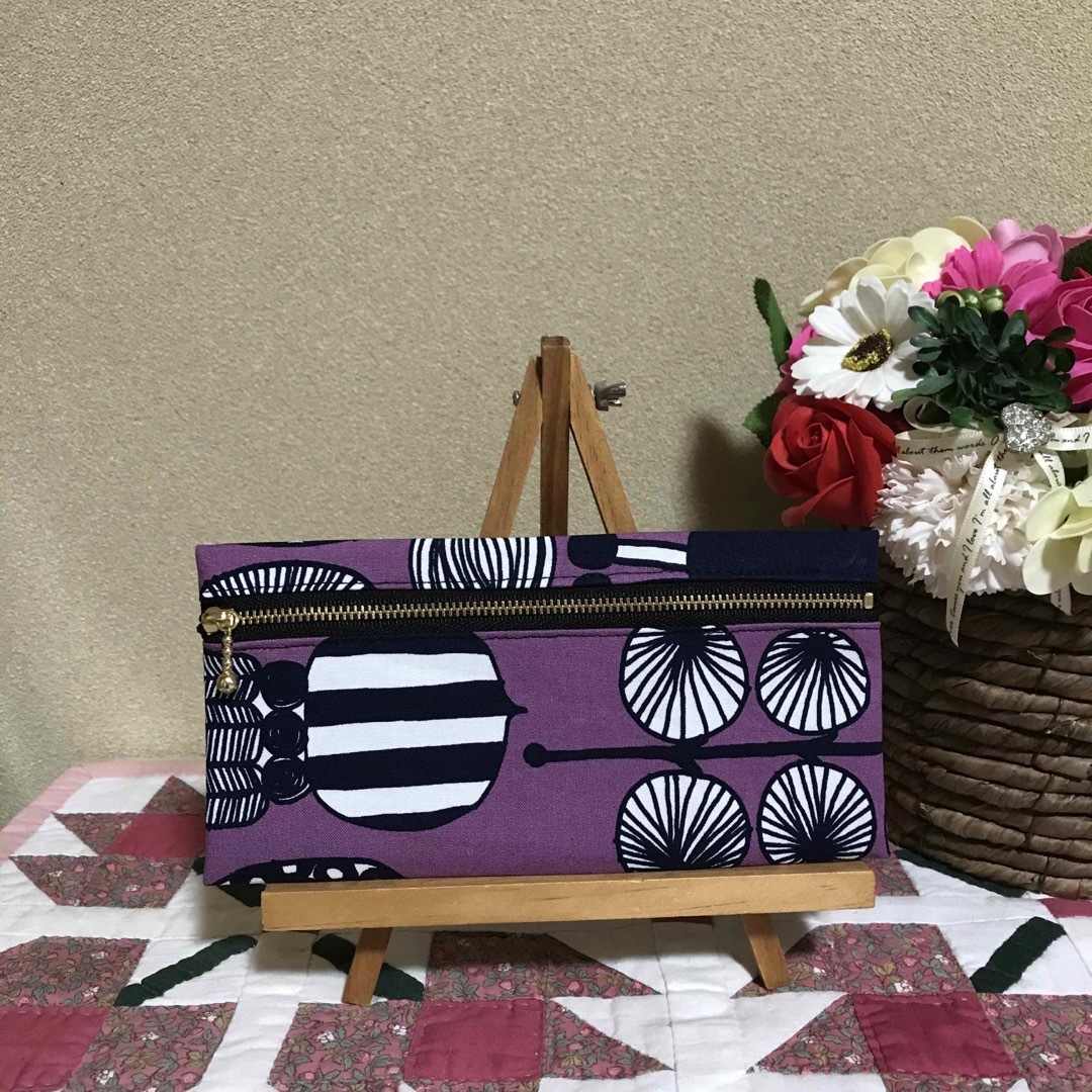 marimekko(マリメッコ)の【専用】マリメッコ    生地　ハンドメイド　アームカバー　ぺったんこポーチ ハンドメイドのファッション小物(ポーチ)の商品写真