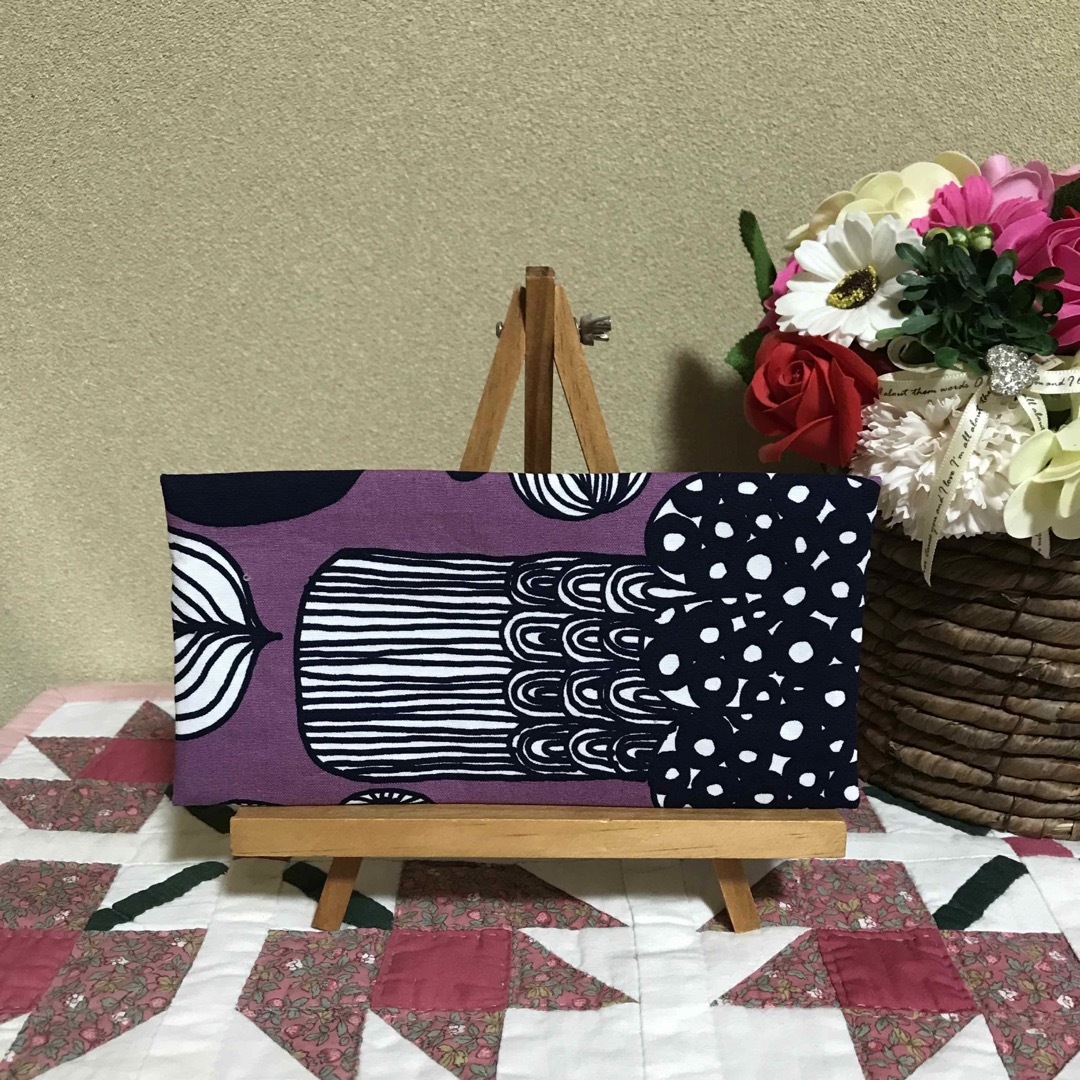 marimekko(マリメッコ)の【専用】マリメッコ    生地　ハンドメイド　アームカバー　ぺったんこポーチ ハンドメイドのファッション小物(ポーチ)の商品写真