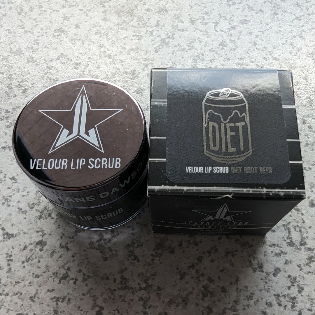 Sephora(セフォラ)のJeffree Star Cosmetics Velour Lip Scrub コスメ/美容のベースメイク/化粧品(リップグロス)の商品写真