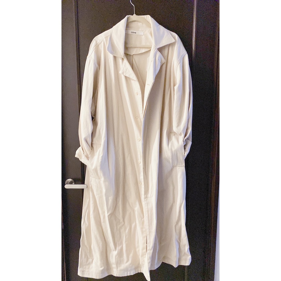 libraオーバーサイズ コート フリーサイズ ホワイト リブラ レディースのジャケット/アウター(ロングコート)の商品写真