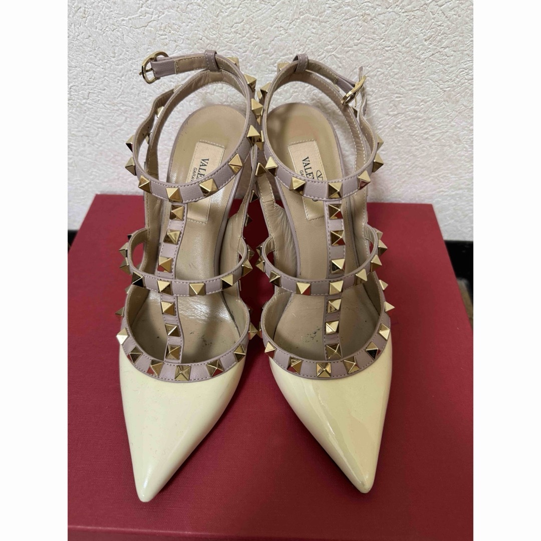 VALENTINO(ヴァレンティノ)のバレンティノ　パンプス レディースの靴/シューズ(ハイヒール/パンプス)の商品写真