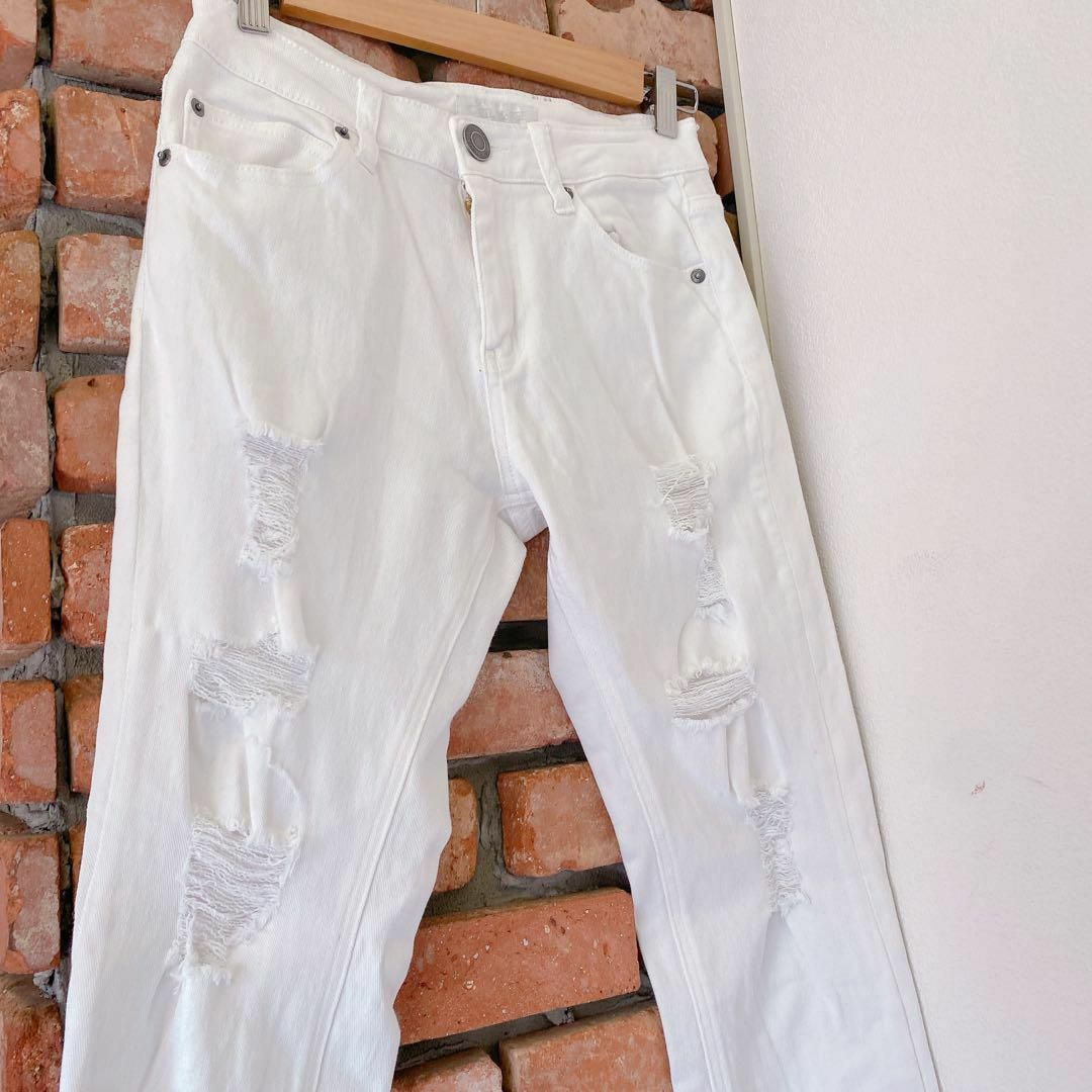 CECIL McBEE(セシルマクビー)の1634美品 セシルマクビー ホワイトデニム パンツ ジーンズ スキニー レディースのパンツ(スキニーパンツ)の商品写真