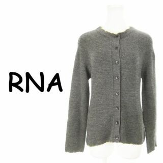 アールエヌエー(RNA)のRNA クルーネックカーディガン ウール混 M グレー 231214MN3R(カーディガン)