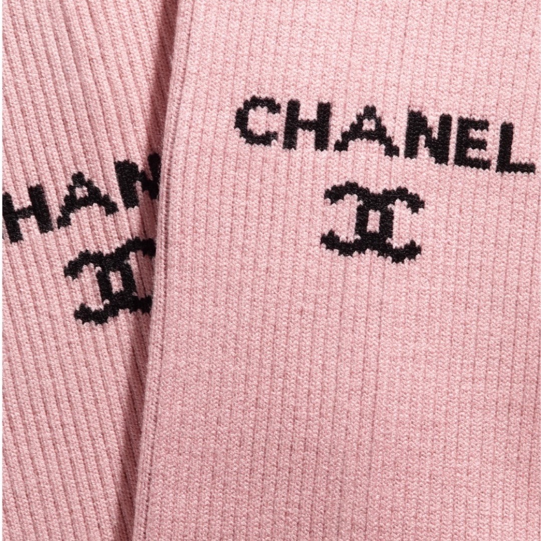 CHANEL(シャネル)のCHANEL ゲートル ⭐️　ピンク24C 新作 レディースのレッグウェア(レッグウォーマー)の商品写真