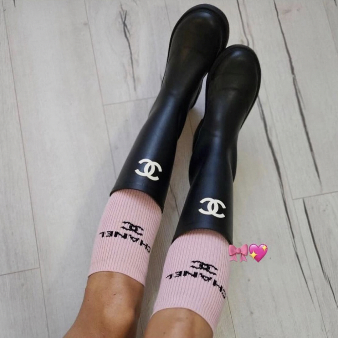 CHANEL(シャネル)のCHANEL ゲートル ⭐️　ピンク24C 新作 レディースのレッグウェア(レッグウォーマー)の商品写真