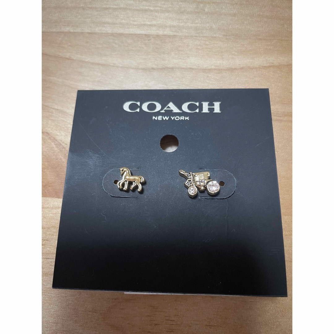 COACH(コーチ)のCOACH  ピアス ホース キャリッジ ゴールド レディースのアクセサリー(ピアス)の商品写真