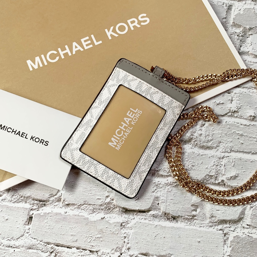 Michael Kors(マイケルコース)の【プレゼント包装可❣️】マイケルコースのパスケース☆新品 ブライトホワイト レディースのファッション小物(パスケース/IDカードホルダー)の商品写真