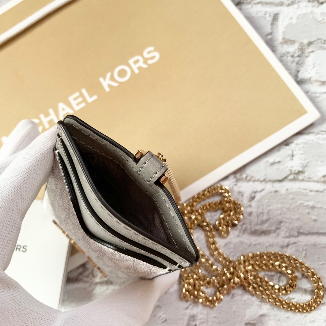 Michael Kors(マイケルコース)の【プレゼント包装可❣️】マイケルコースのパスケース☆新品 ブライトホワイト レディースのファッション小物(パスケース/IDカードホルダー)の商品写真