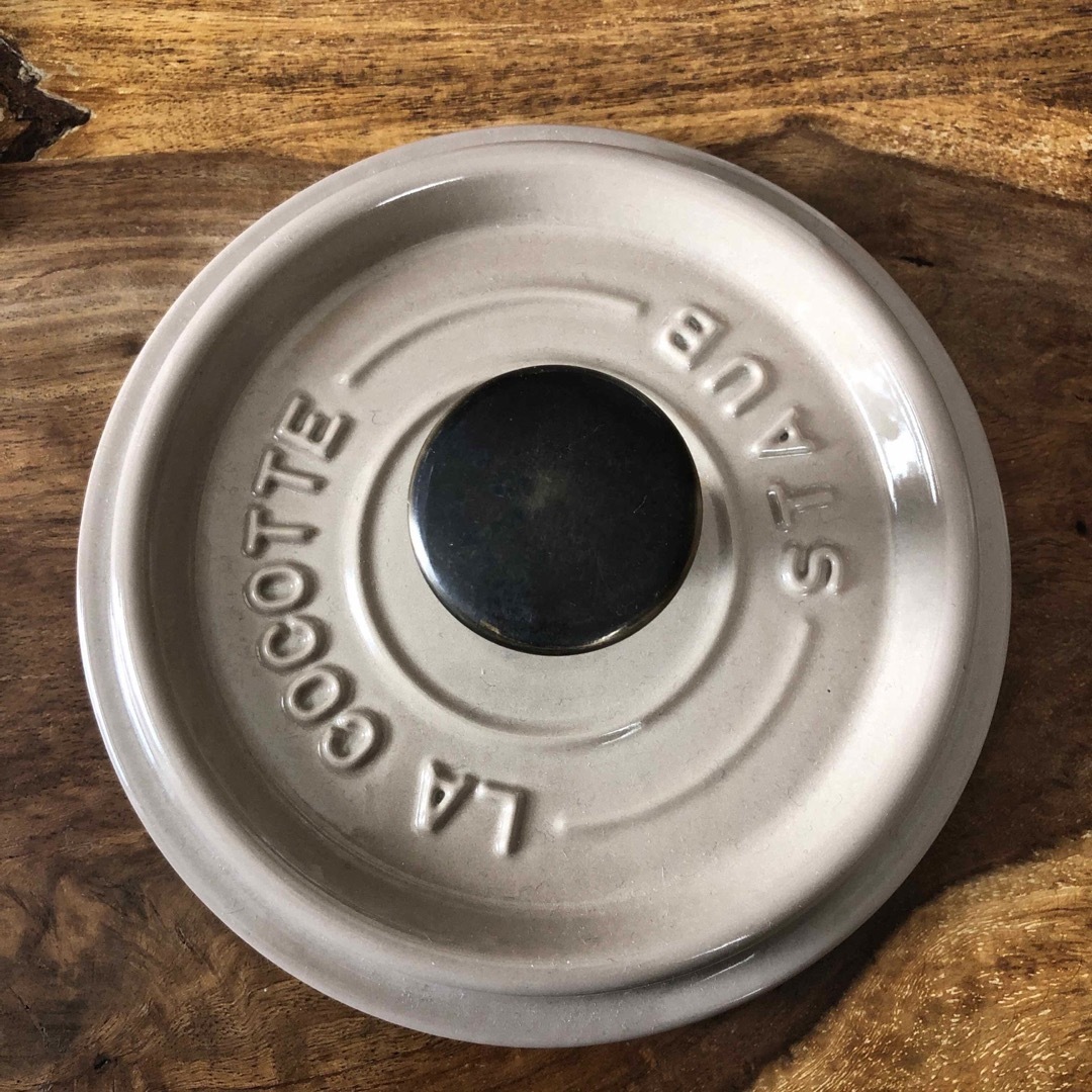 STAUB ストウブ staub ラウンド リネン 14cm 未使用 箱入り STAUB ストウブ staub ラウンド リネン 14cm 未使用 箱入り