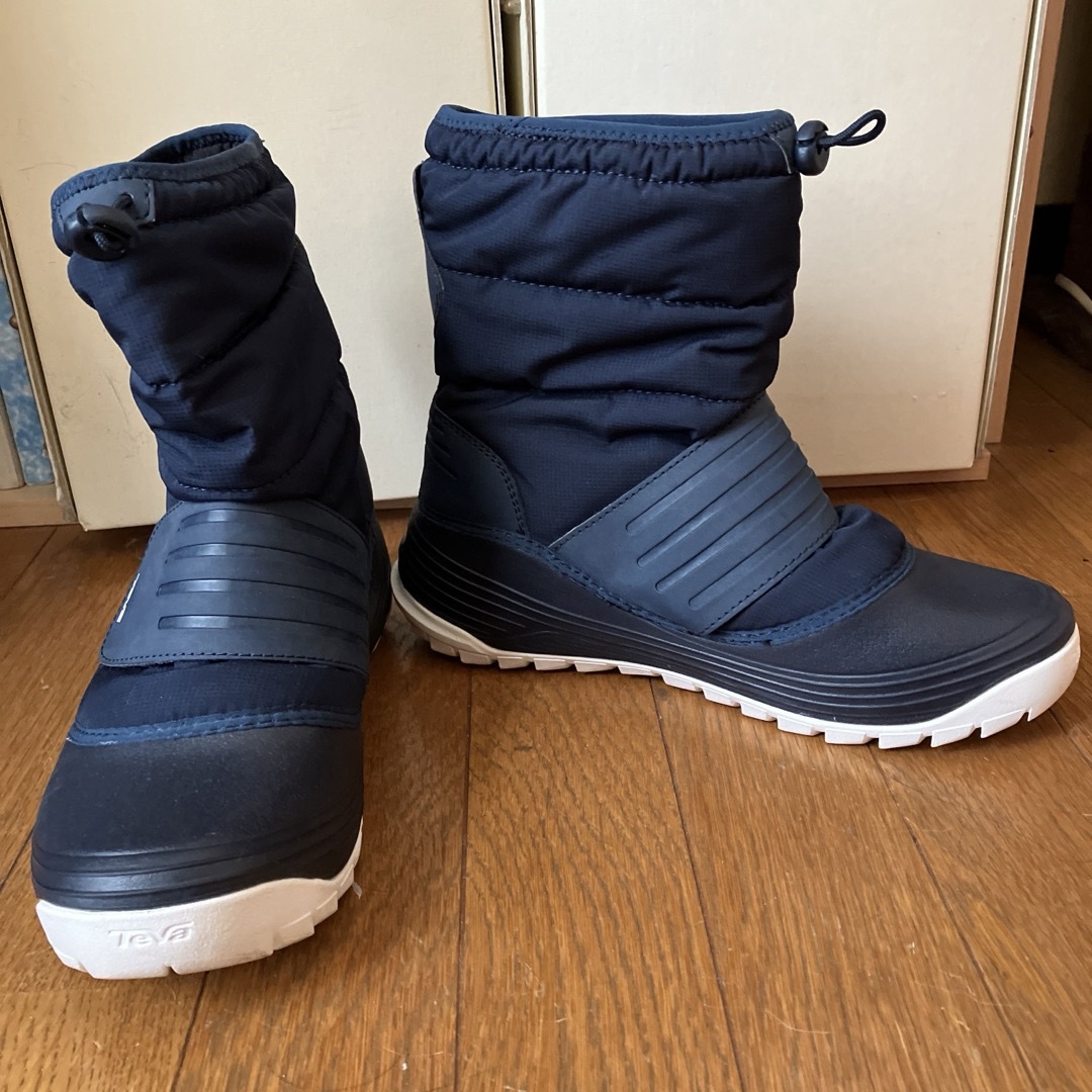 Teva(テバ)のTeva スノーブーツ VERO BOOT II 紺　24.0㎝　美品　テバ レディースの靴/シューズ(ブーツ)の商品写真