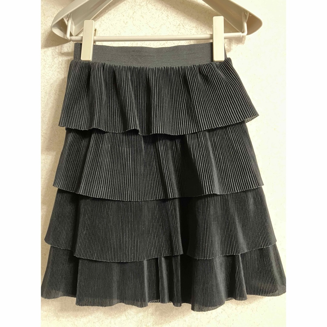 H&M(エイチアンドエム)のH&M 黒スカート キッズ/ベビー/マタニティのキッズ服女の子用(90cm~)(スカート)の商品写真