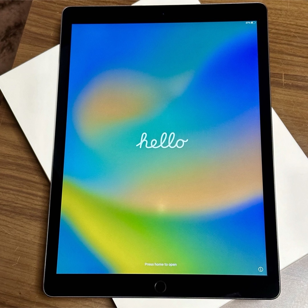 iPad(アイパッド)の第1世代 iPad Pro 12.9 128GB スペースグレイ Wi-Fi スマホ/家電/カメラのPC/タブレット(タブレット)の商品写真
