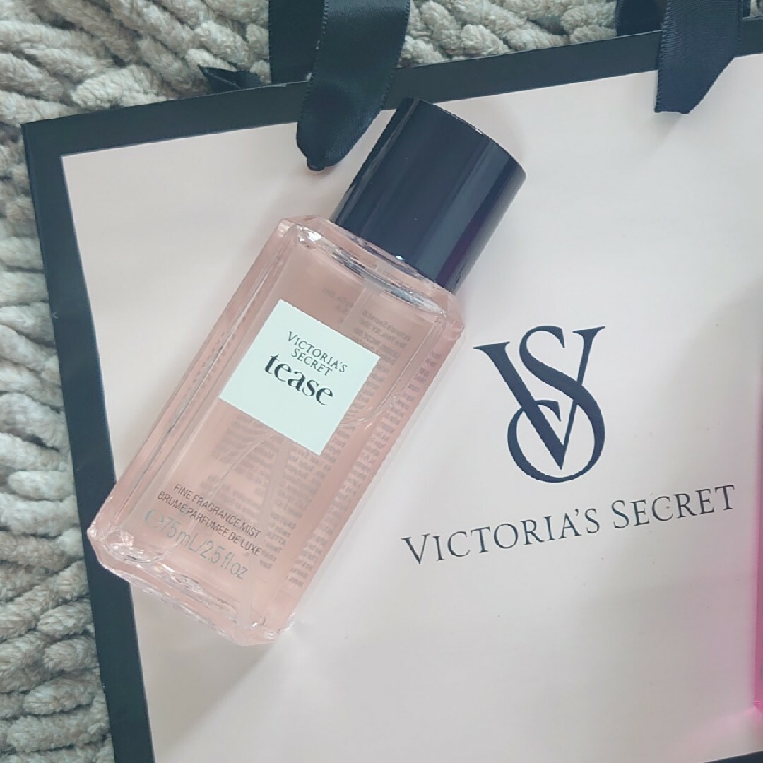 Victoria's Secret(ヴィクトリアズシークレット)のVictoria's Secret TEASE ミニパフェーム75ml. コスメ/美容の香水(香水(女性用))の商品写真