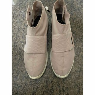 ナイキ(NIKE)の【箱無】FEAR OF GOD × NIKE MOC pink(スニーカー)