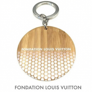 ルイヴィトン(LOUIS VUITTON)の専用袋/シール付き✴︎パリ ルイヴィトン美術館　限定商品　キーリング  (キーホルダー)