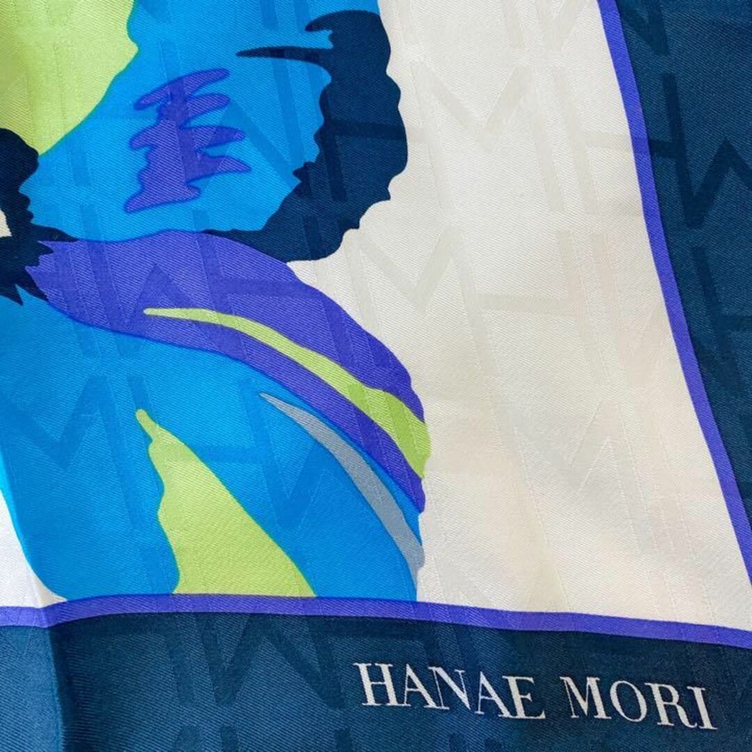 HANAE MORI(ハナエモリ)の新品　ハナエモリ　スカーフ　シルク　大判　花　ロゴ　№97 レディースのファッション小物(バンダナ/スカーフ)の商品写真