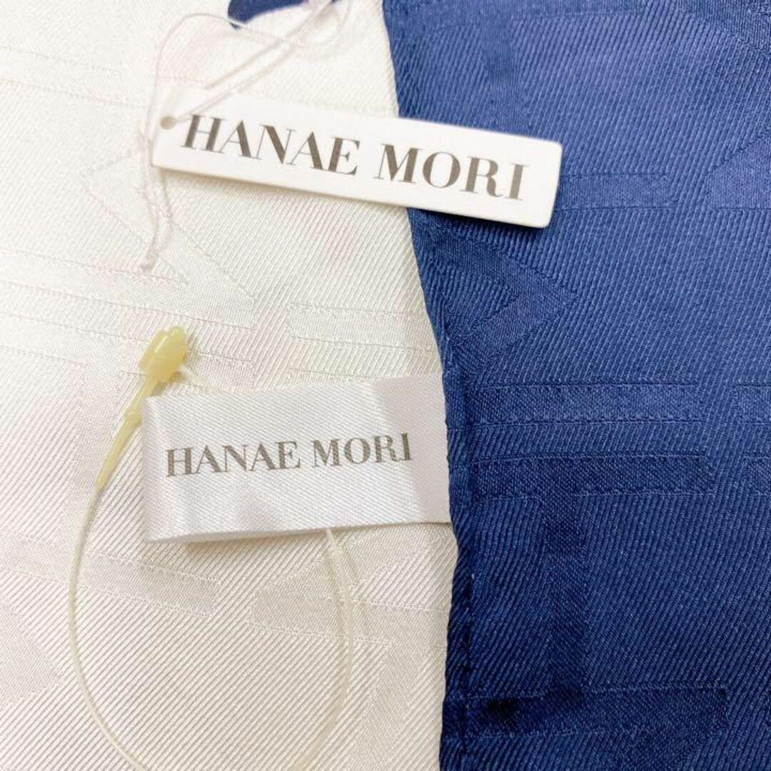 HANAE MORI - 新品 ハナエモリ スカーフ シルク 大判 花 ロゴ HANAE MORI - 新品 ハナエモリ スカーフ シルク 大判 花 ロゴ