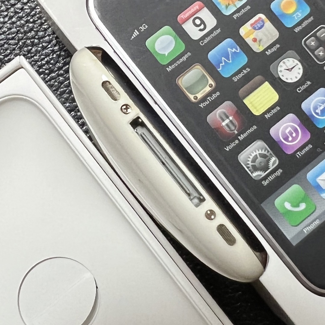 Apple(アップル)の希少 ！　Apple iPhone3GS 32GB SoftBank スマホ/家電/カメラのスマートフォン/携帯電話(スマートフォン本体)の商品写真