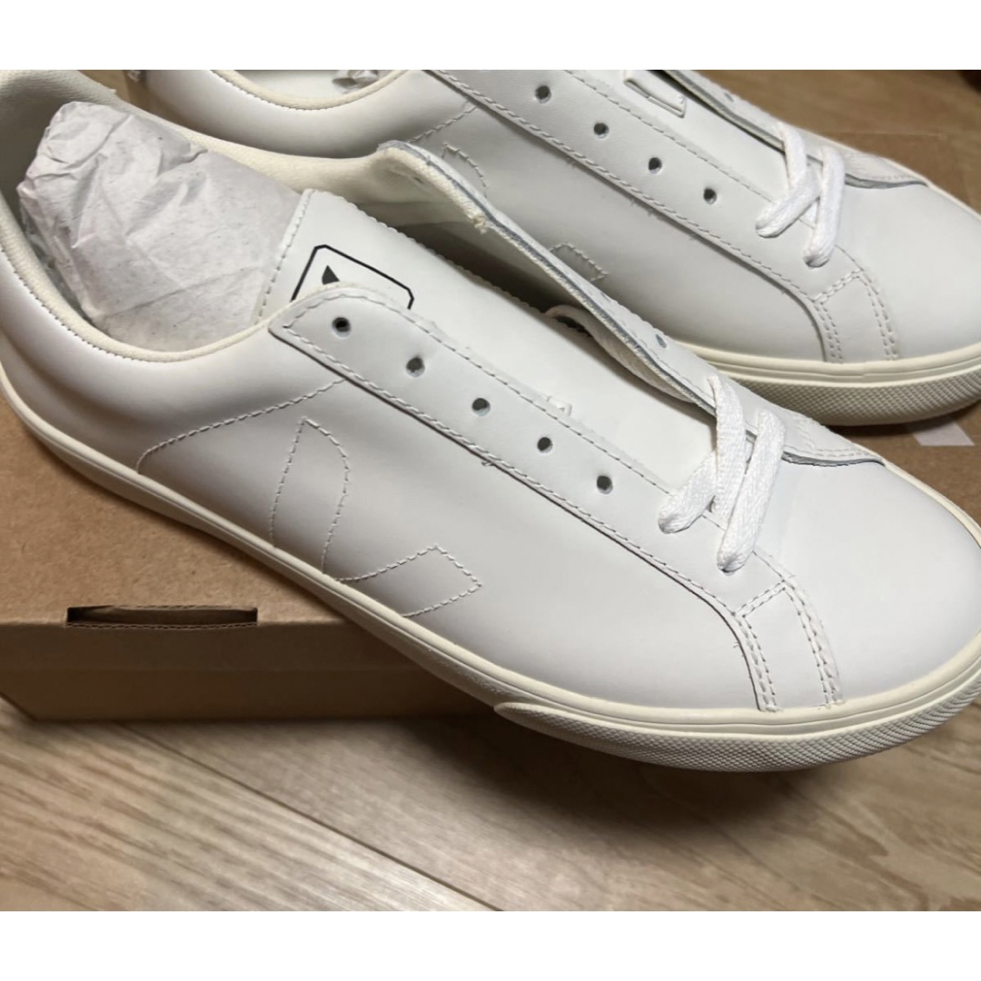 VEJA(ヴェジャ)の新品 42サイズ veja ヴェジャ ESPLAR レザー スニーカー　27cm メンズの靴/シューズ(スニーカー)の商品写真