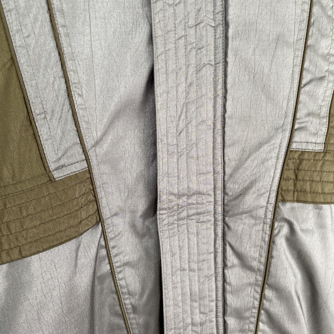 【ブルゾン　バイカラー　光沢感　モスグリーン　緑　古着】 メンズのジャケット/アウター(ブルゾン)の商品写真