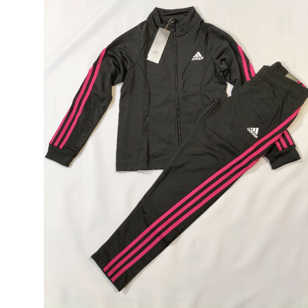 adidas(アディダス)の新品　アディダス　スリーストライプス トラックスーツ　ジャージ上下140サイズ キッズ/ベビー/マタニティのキッズ服男の子用(90cm~)(その他)の商品写真