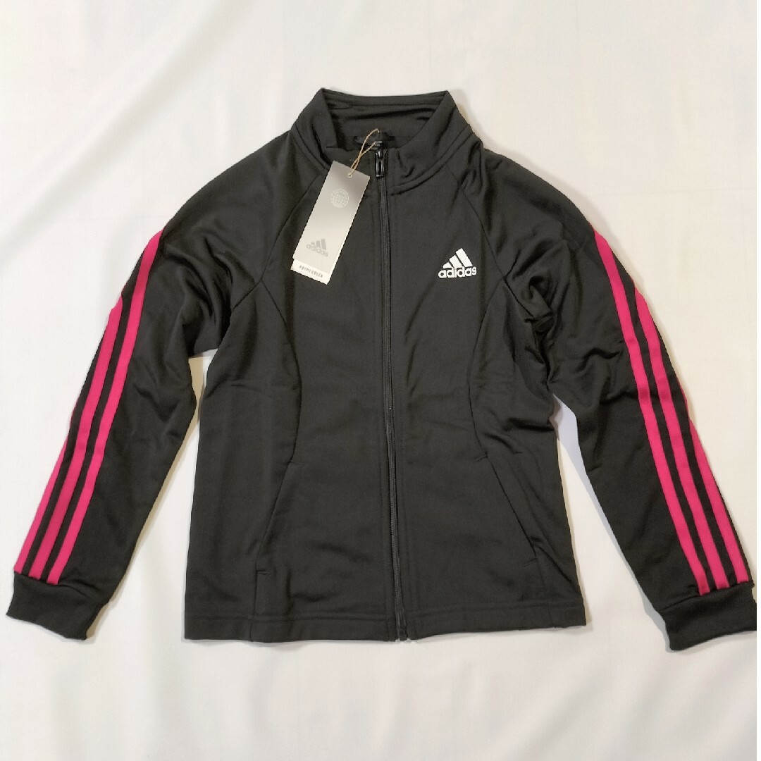 adidas(アディダス)の新品　アディダス　スリーストライプス トラックスーツ　ジャージ上下140サイズ キッズ/ベビー/マタニティのキッズ服男の子用(90cm~)(その他)の商品写真