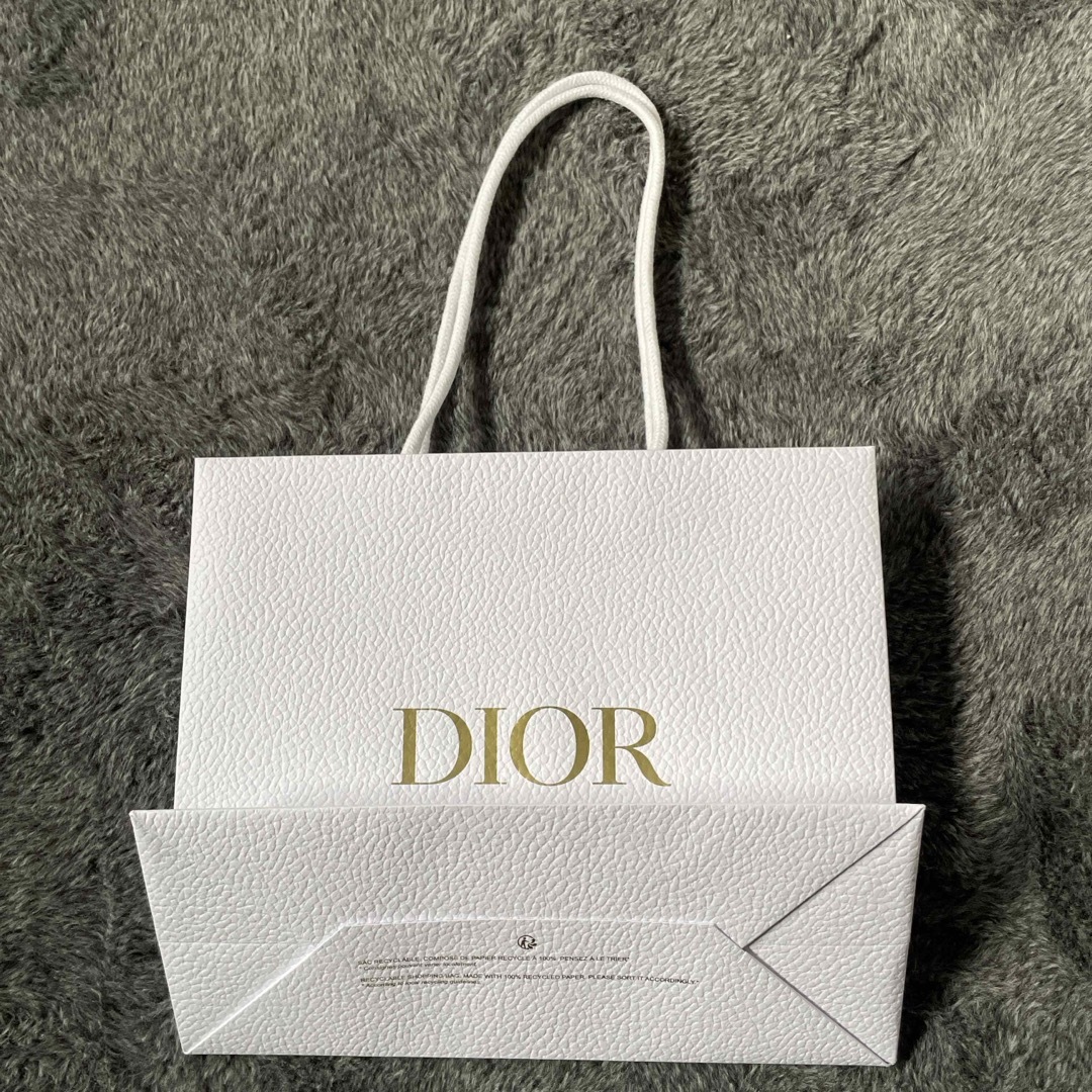 Dior - DIOR 紙袋の通販 by shop __|ディオールならラクマ Dior - DIOR 紙袋の通販 by shop __|ディオールならラクマ