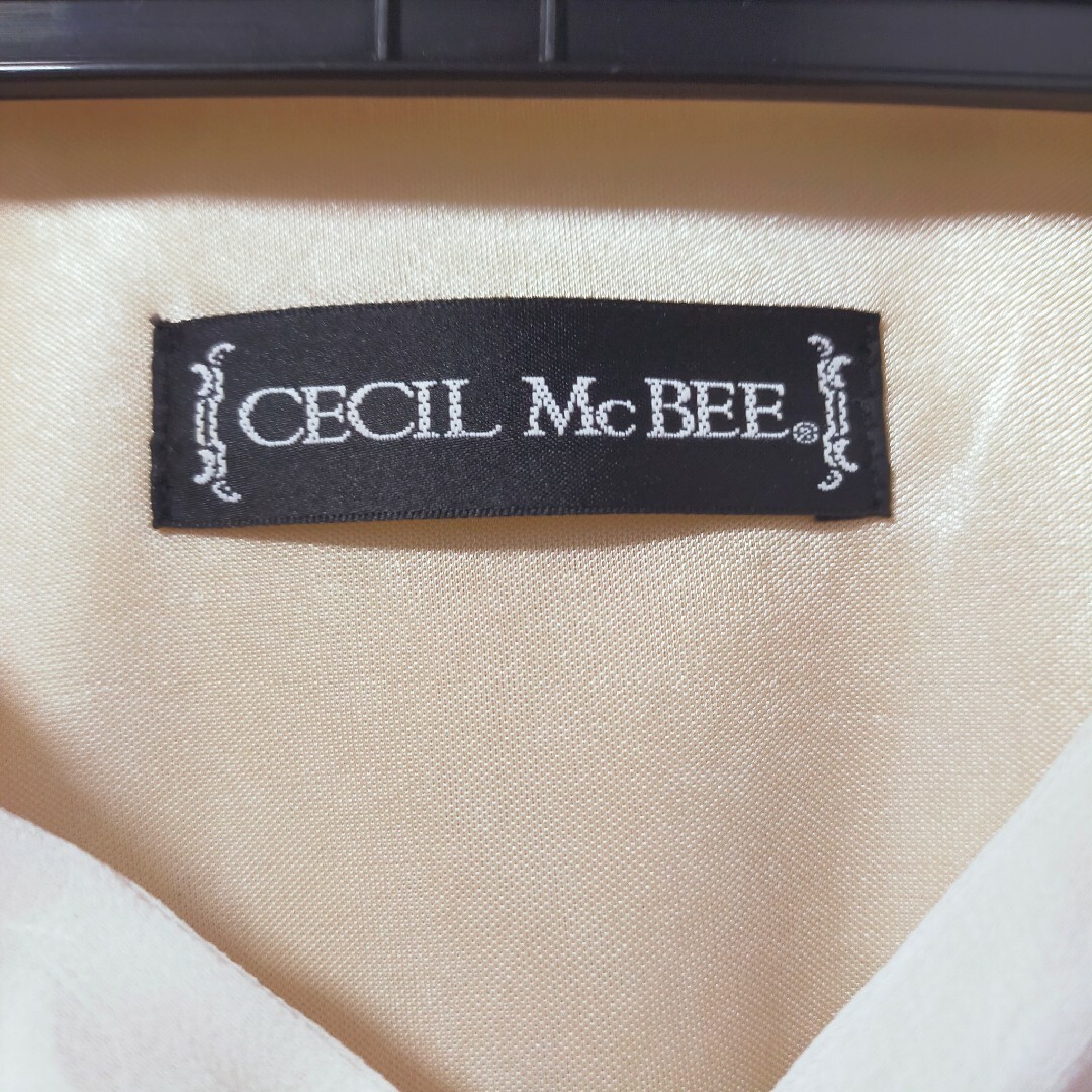 CECIL McBEE(セシルマクビー)のCECIL McBEE　セシルマクビー　切り替えワンピース　白ブラウス　リボン レディースのワンピース(ひざ丈ワンピース)の商品写真