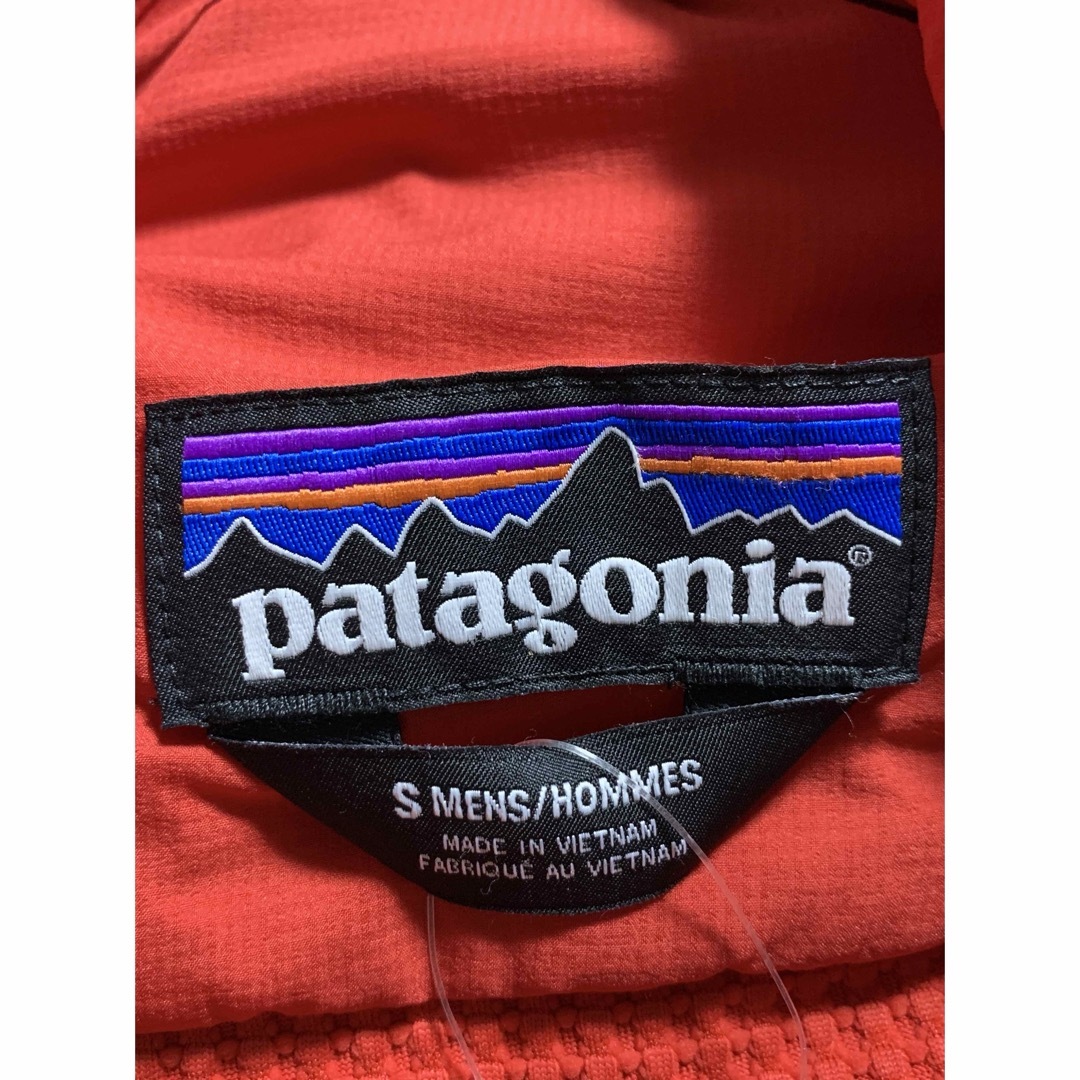 patagonia(パタゴニア)のパタゴニア　ナノエアーライト　ハイブリッドジャケット　Sレッド　新品　正規品 メンズのジャケット/アウター(その他)の商品写真