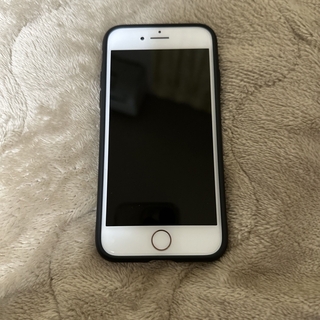 アイフォーン(iPhone)の携帯電話　アイホン8 カバー付(携帯電話本体)