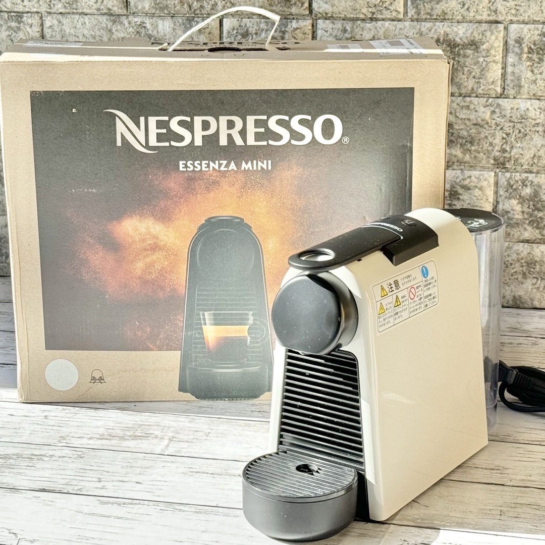 2021年製状態Nespresso「エッセンサ・ミニ」カプセル式コーヒーメーカー