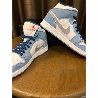 ジョーダン(Jordan Brand（NIKE）)の値下げNikeAirJordan1MidSE White/Hyper Royal(スニーカー)