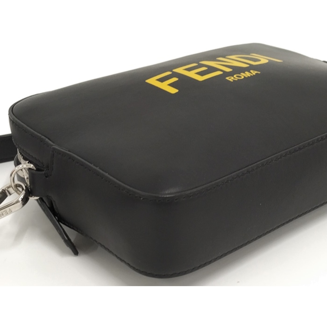 FENDI - FENDI ショルダーバッグ カメラバッグ ロゴ レザー FENDI - FENDI ショルダーバッグ カメラバッグ ロゴ レザー