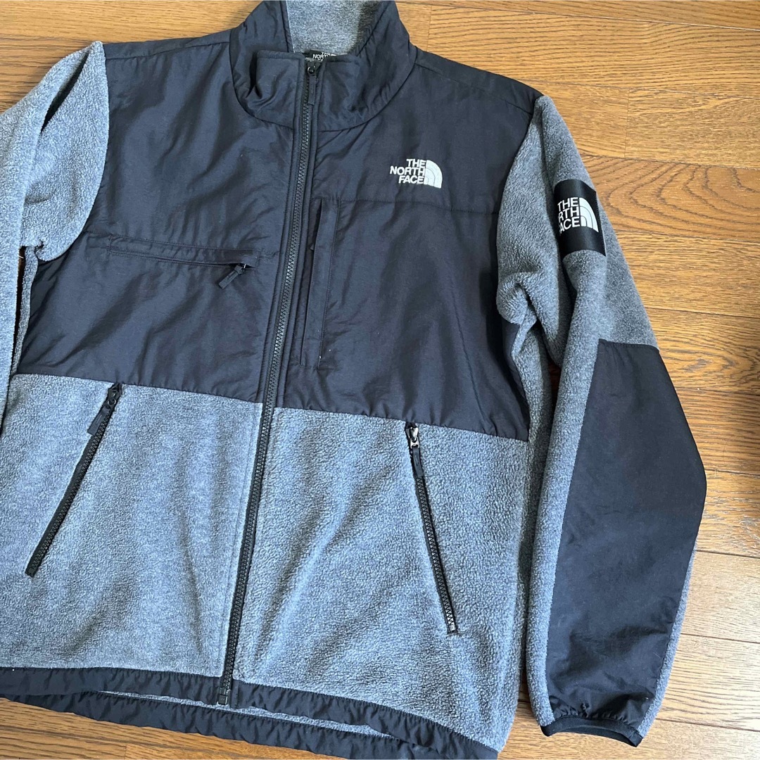 THE NORTH FACE(ザノースフェイス)の美品　ザノースフェイス　デナリジャケット　グレー　Mサイズ メンズのジャケット/アウター(マウンテンパーカー)の商品写真