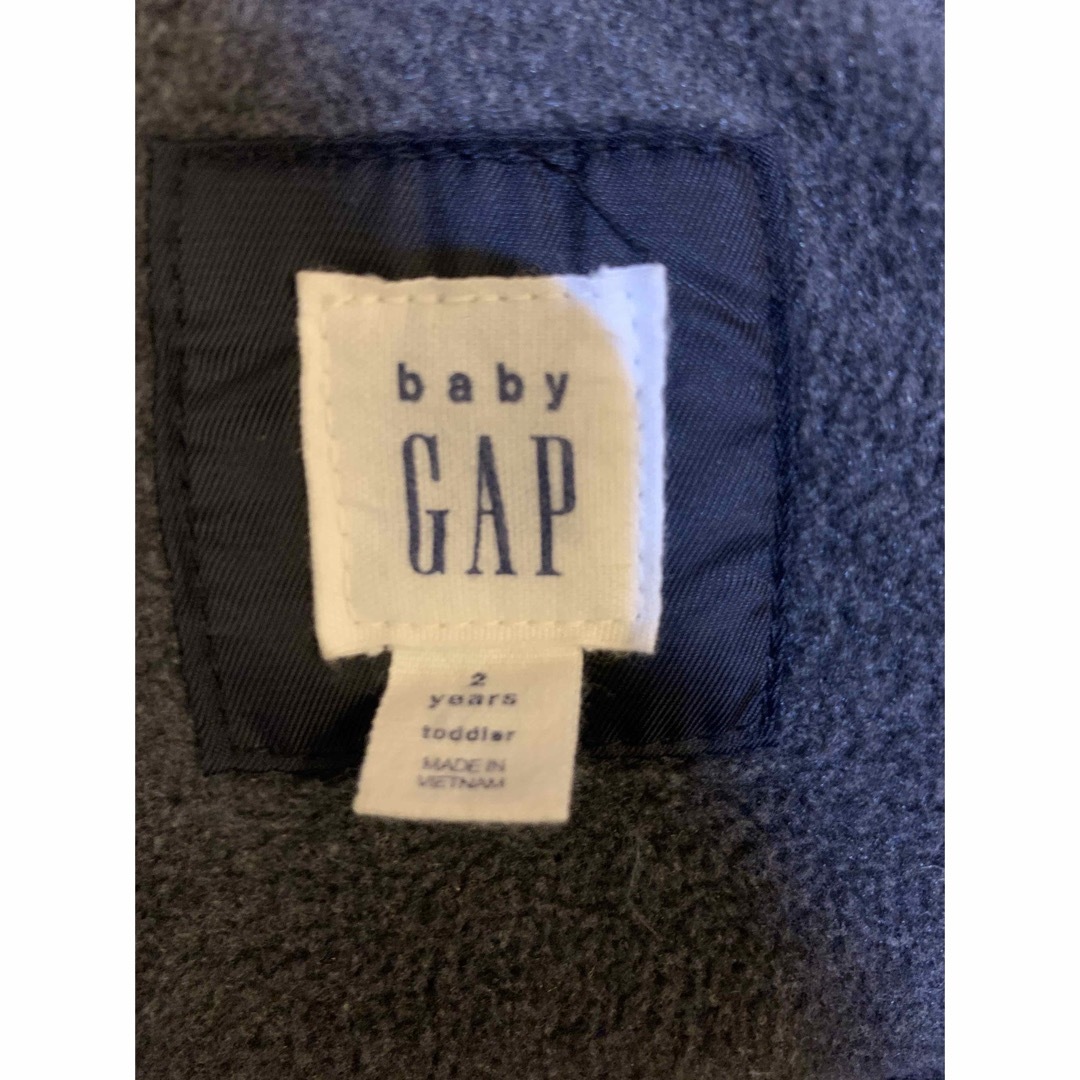 babyGAP(ベビーギャップ)のBaby GAPのダウンジャケット　黒 キッズ/ベビー/マタニティのキッズ服男の子用(90cm~)(コート)の商品写真