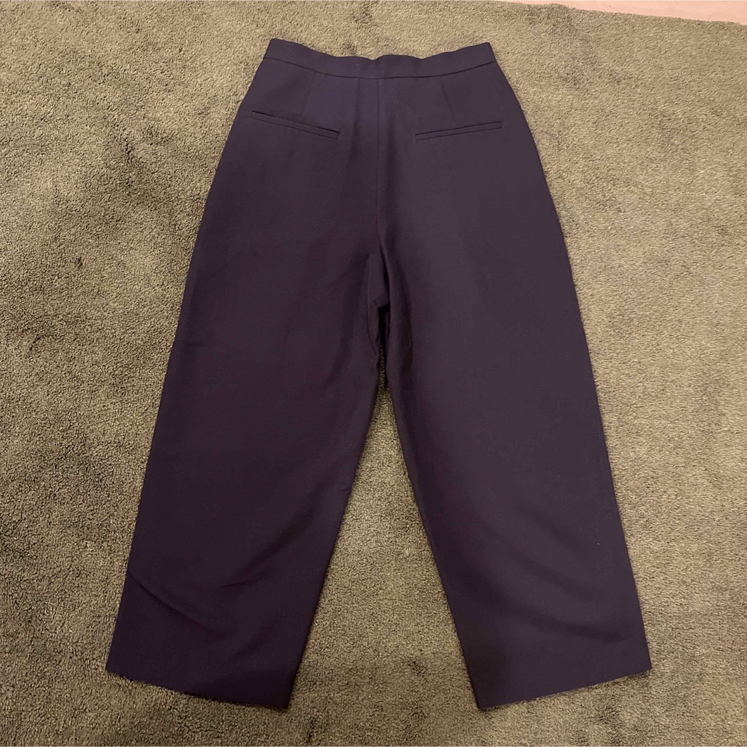 Curensology - カレンソロジー タグ付き新品 クロップドパンツの Curensology - カレンソロジー タグ付き新品 クロップドパンツの